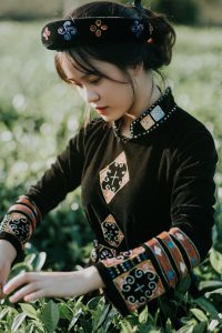 XỈU “UP” XỈU “DOWN” VỚI BỘ ẢNH của nhiếp ảnh gia Đặng Tiến Đạt (Sinh viên ngành Công nghệ truyền thông – Khoa Truyền thông đa phương tiện) - 02/11/2025