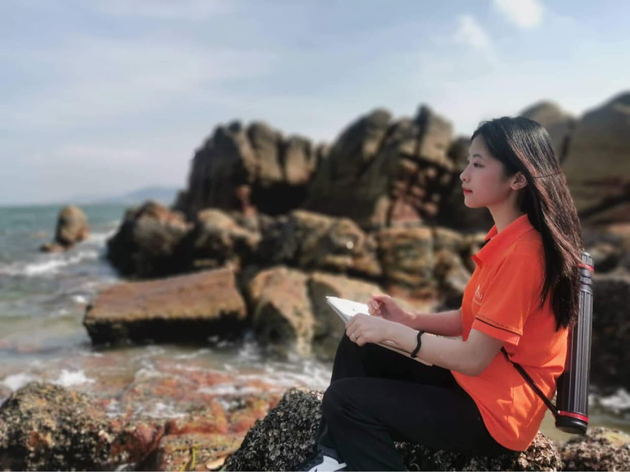 Bạn nào đam mê mỹ thuật, thiết kế, hãy tìm hiểu về thiết kế đồ họa - 31/10/2025 Bạn nào đam mê mỹ thuật, thiết kế, hãy tìm hiểu về thiết kế đồ họa - 31/10/2025